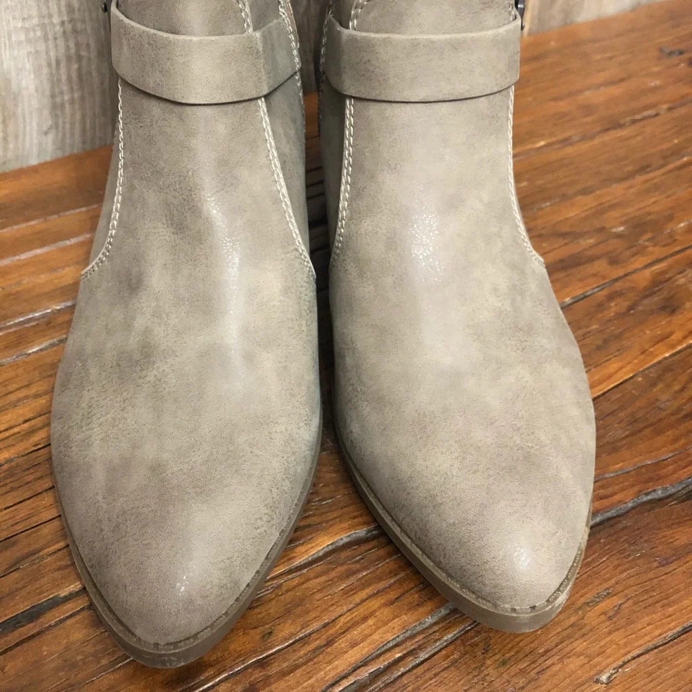 Indigo Rd. Faux Leather Ankle Boots Size 9 M Women’s